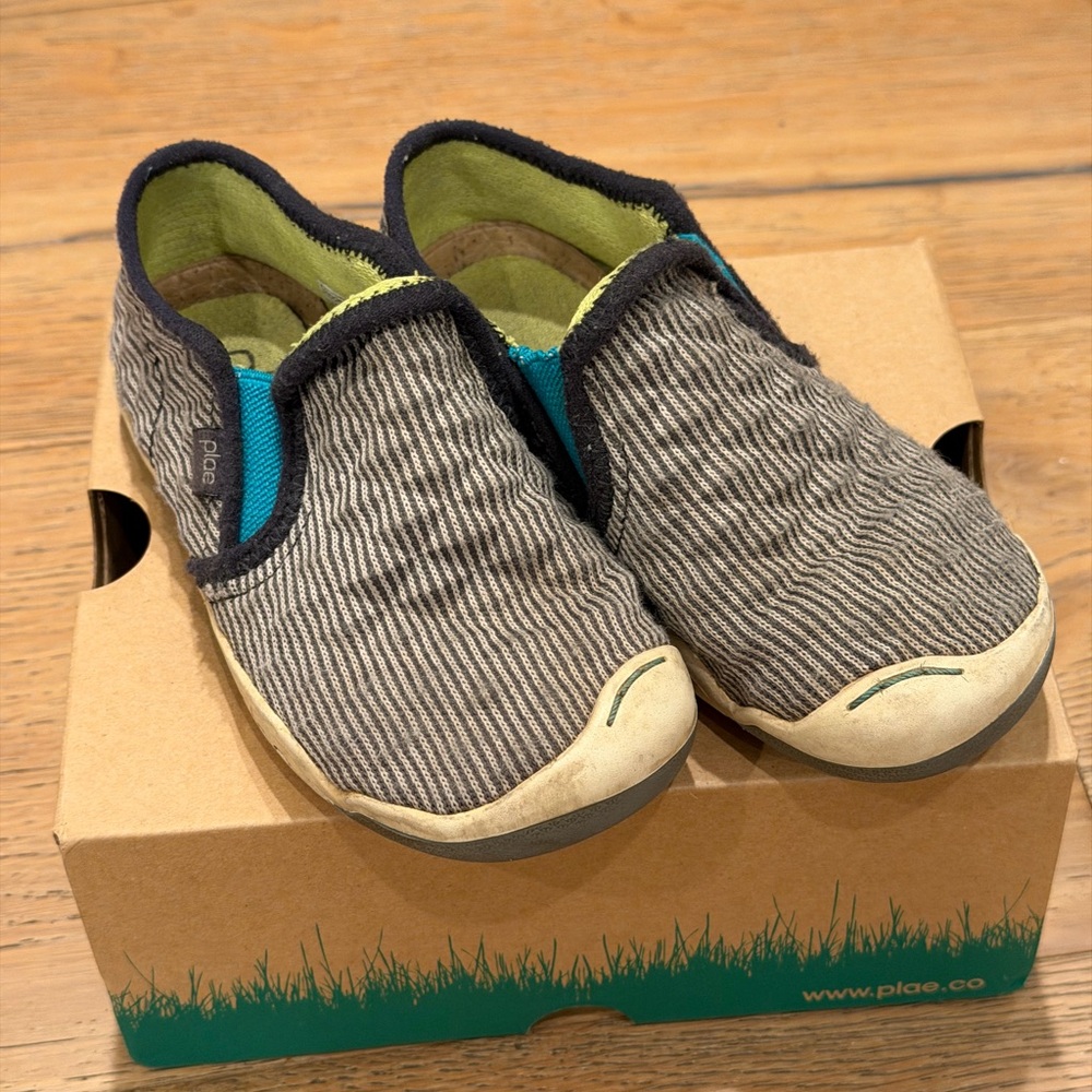 PLAE Migi Kids Striped Slip-On Slippers - Gray and Blue, boys and girls